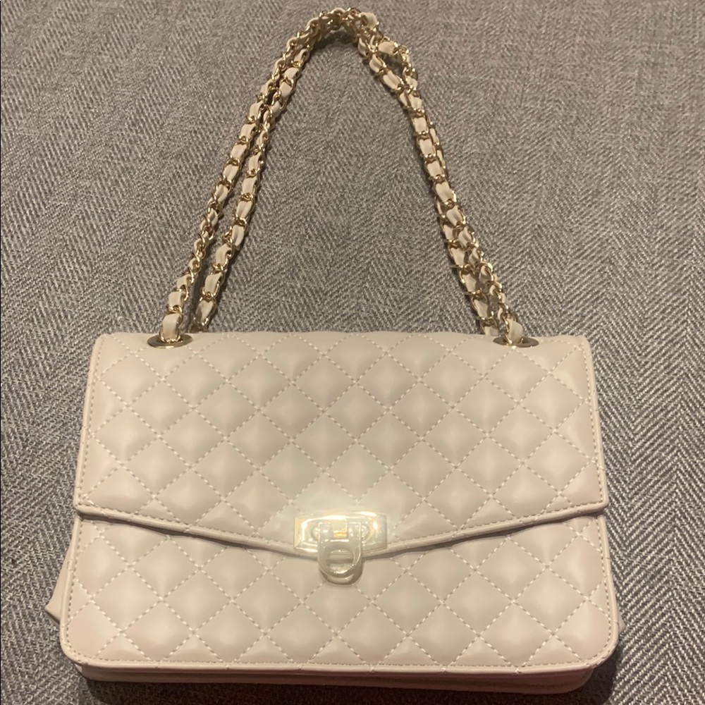 Cream Quilted Leather Shoulder Bag with Gold Chain